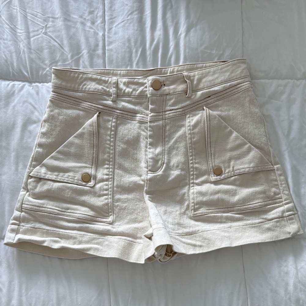 FREEMARKET Stylish Cream Women's Denim Shorts - Size M